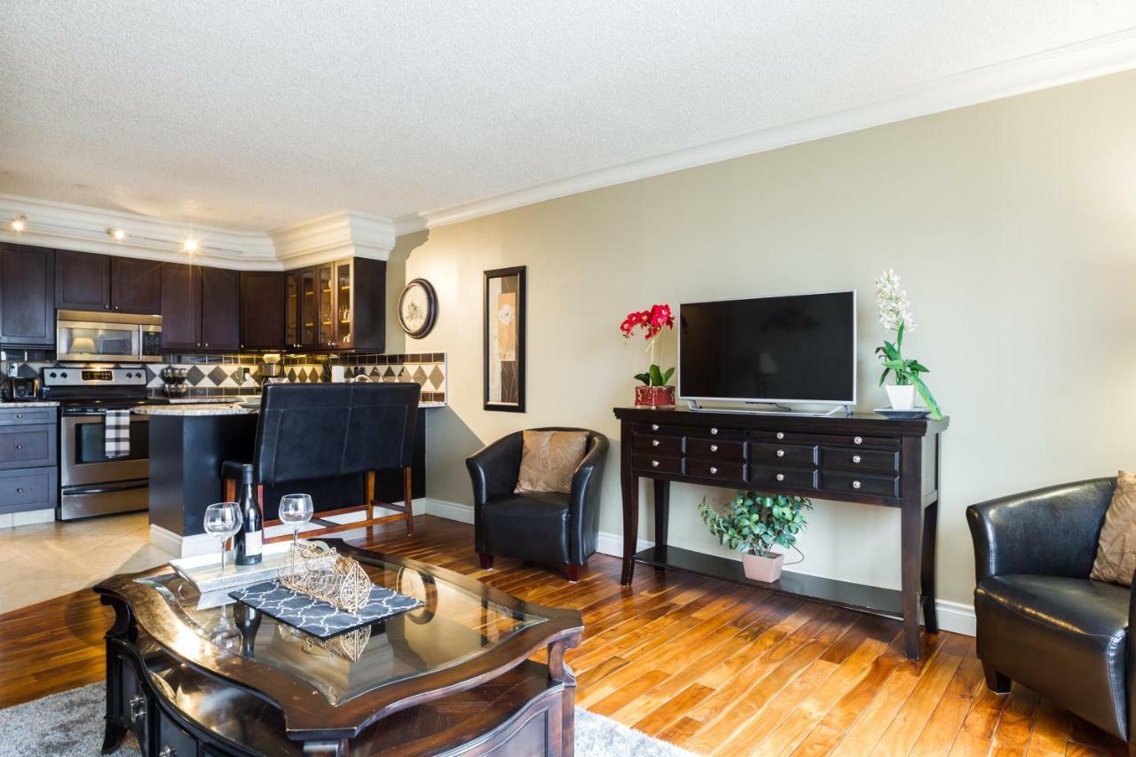 Modern Condo, 1 Bed 1 Bath, Downtown Edmonton, City Skyline View - Free Heated Underground Parking! Zewnętrze zdjęcie