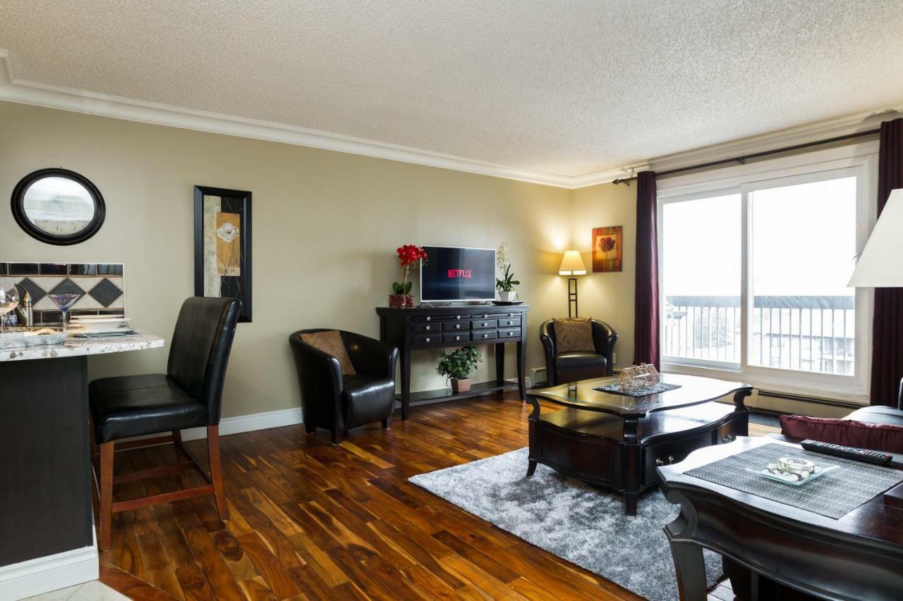 Modern Condo, 1 Bed 1 Bath, Downtown Edmonton, City Skyline View - Free Heated Underground Parking! Zewnętrze zdjęcie